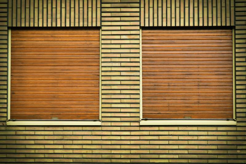 Avantages et inconvénients d'installer des volets roulants 