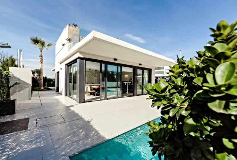 Rénovation de maison ancienne avec mur en pierre à Aix en Provence