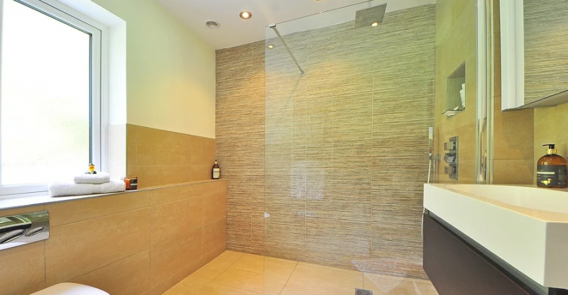 Rénovation d'un salle de bain par une salle de douche à l'italienne à Nice 