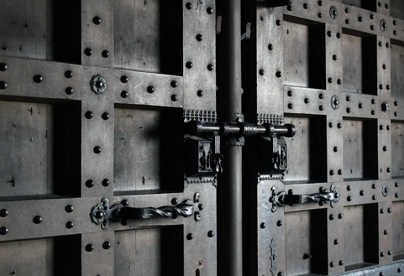 Dépannage pour ouvertures de portes et coffres-forts rapidement à Aubagne 