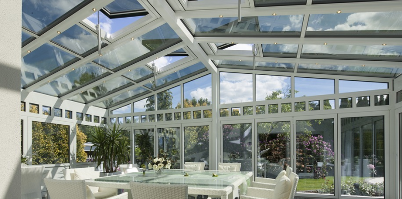 Installation d'une véranda sur mesure en alu pas cher à Roquevaire dans les Bouches du Rhône