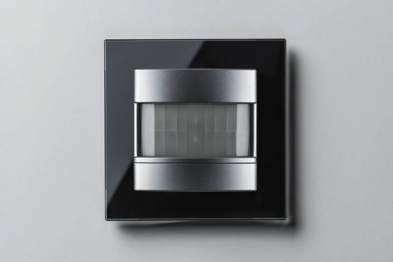  Technicien en vidéosurveillance effectuant une installation à Lyon