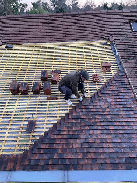 Solutions Durables pour l'Isolation de Toiture en Tuile à Bordeaux et Gironde LM Rénovation